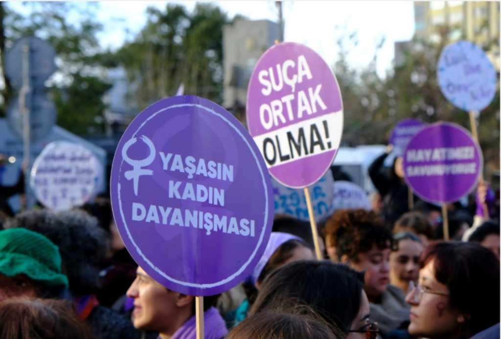 Kadın Düşmanlığında Sınır Tanımamak; 15 Ağustos 2025 Cuma Hutbesi’nde Kız Çocuklarının Miras Hakkına&nbsp;Gasp